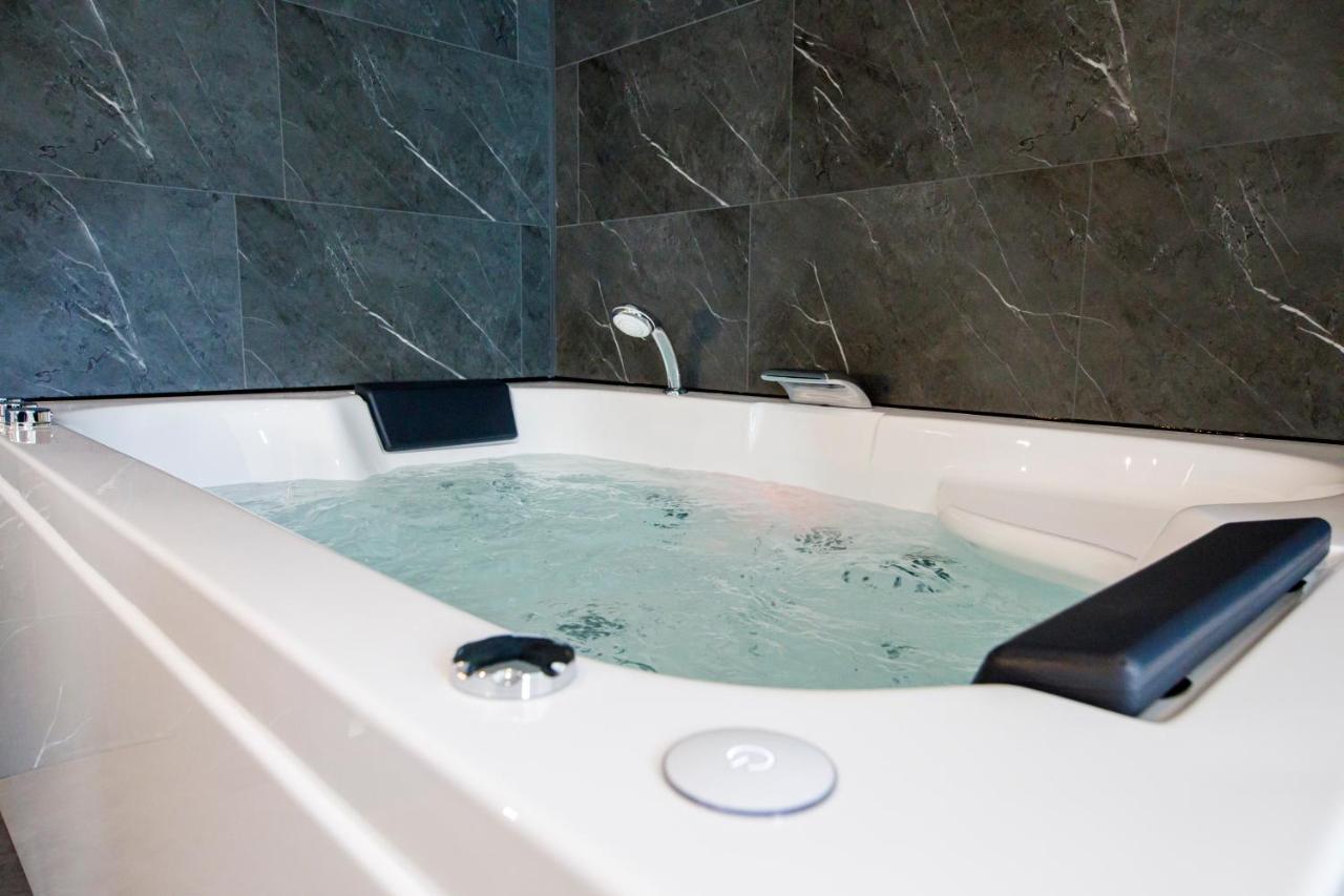 Spa & Detente - Suite Privee - Tours - Netflix エクステリア 写真